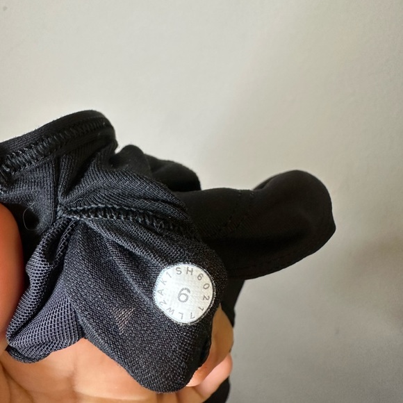 Lululemon Sun Setter Bra Black Support C/D High Coverage Size 6 - Picture 3 of 3